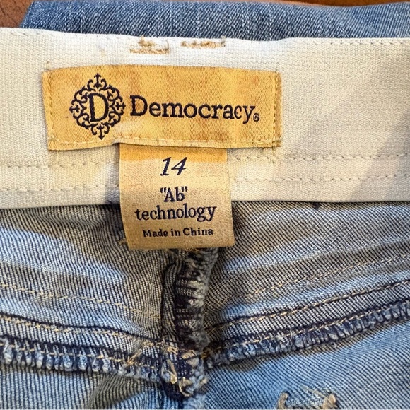 Classic Blue Women's Jeans - Picture 6 of 8